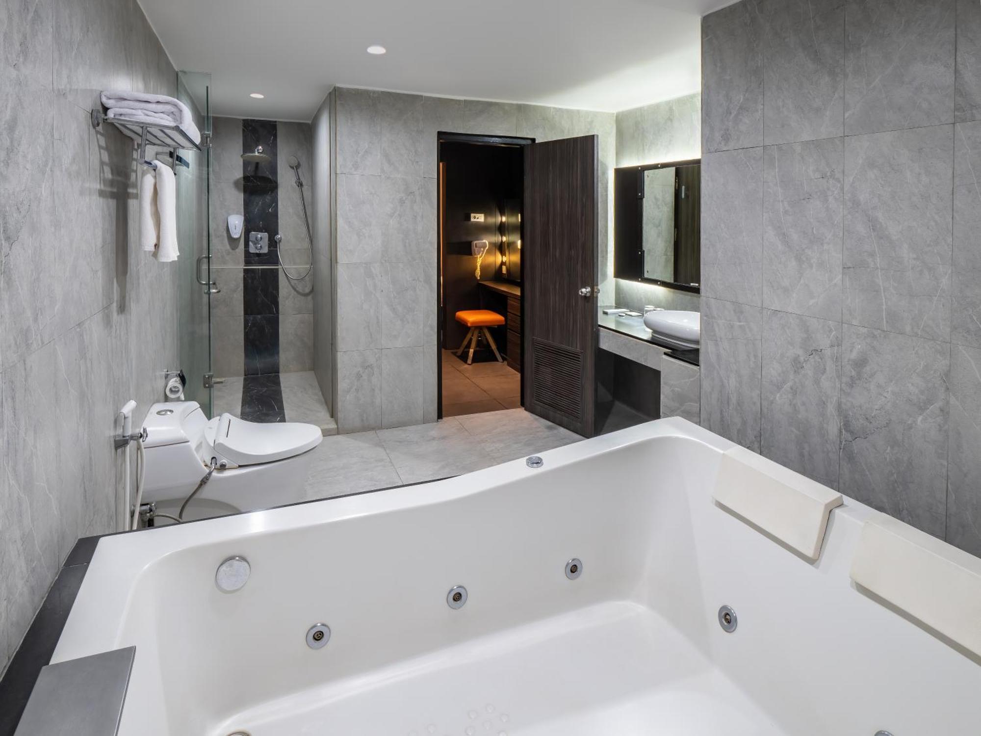 Swiss-Belinn Медан Екстериор снимка